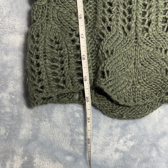 Chelsea & Theodore Olive Knit Top - Picture 7 of 9